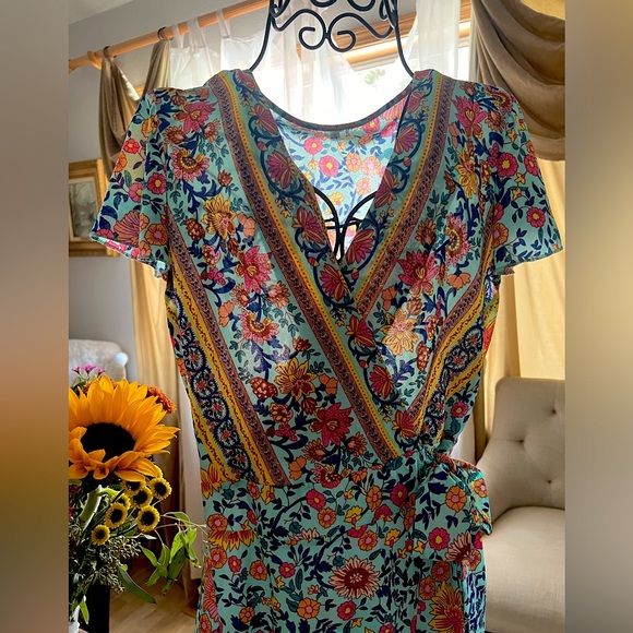 Pretty colorful wrap dress size large. - Picture 2 of 6